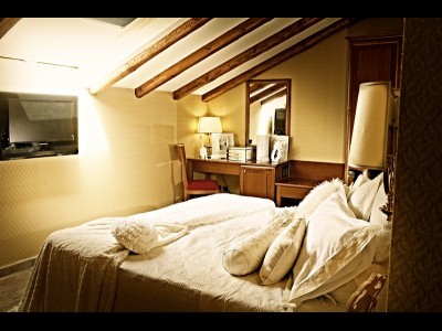 Room rental De Curtis Palace