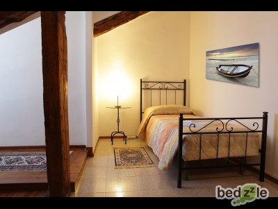 Single bedroom