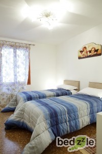 Second bedroom with double bed or two single beds