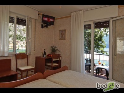 CAMERA VISTA LAGO